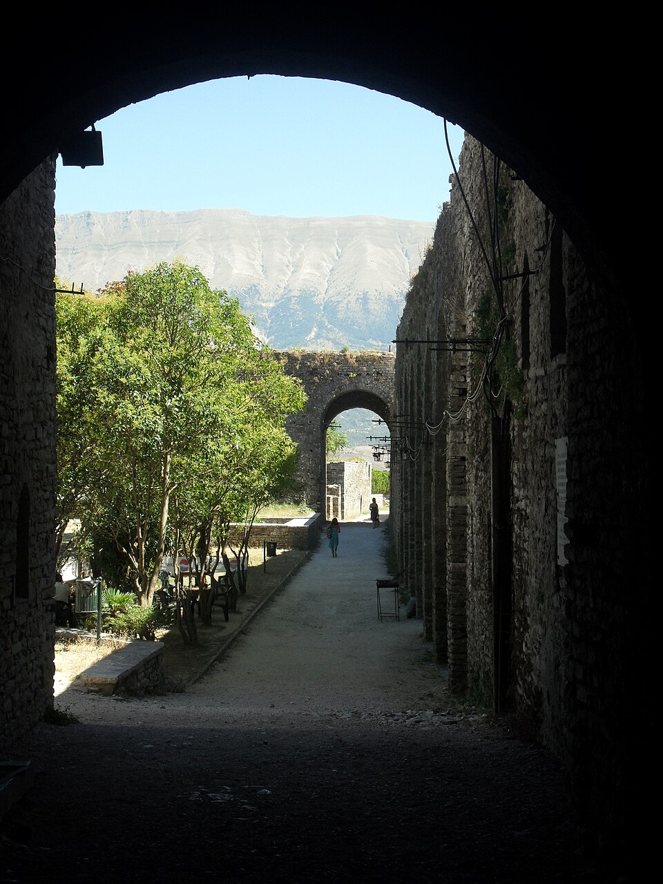 Gjirokaster, castle 1.jpg