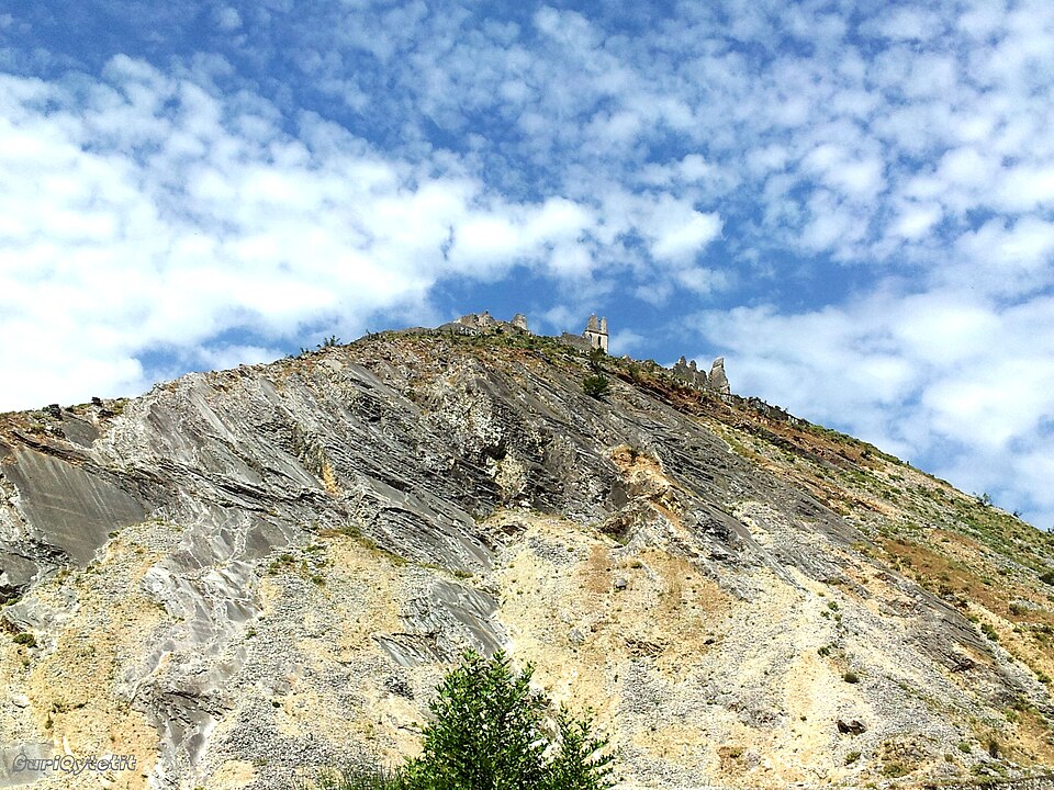 Sarajet Këlcyrë - panoramio.jpg