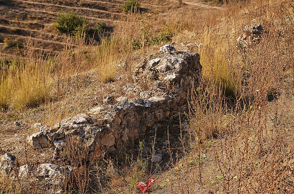 Pogradec Castle, Albania 2018 01.jpg